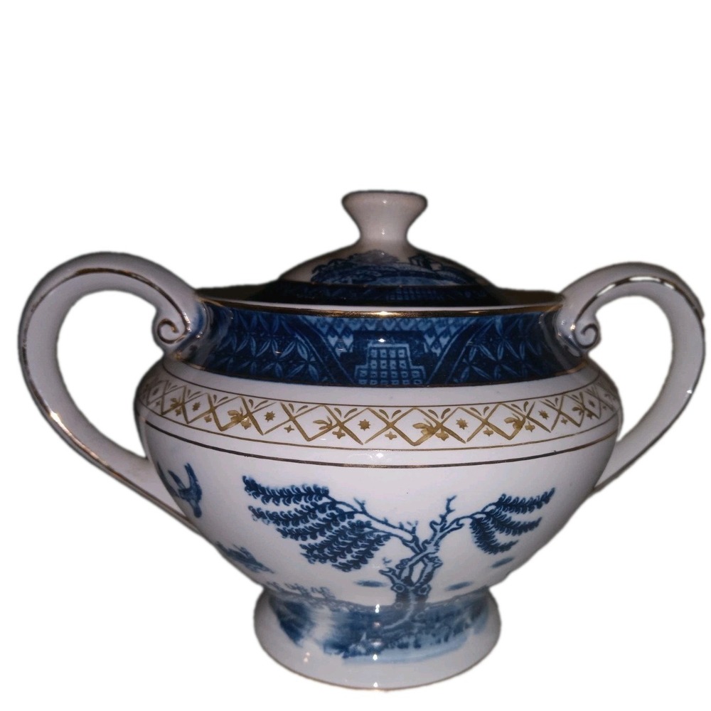 Vtg Oriental Japan Blue Willow Covered Sugar Bowl Double Handle Grandmillennial